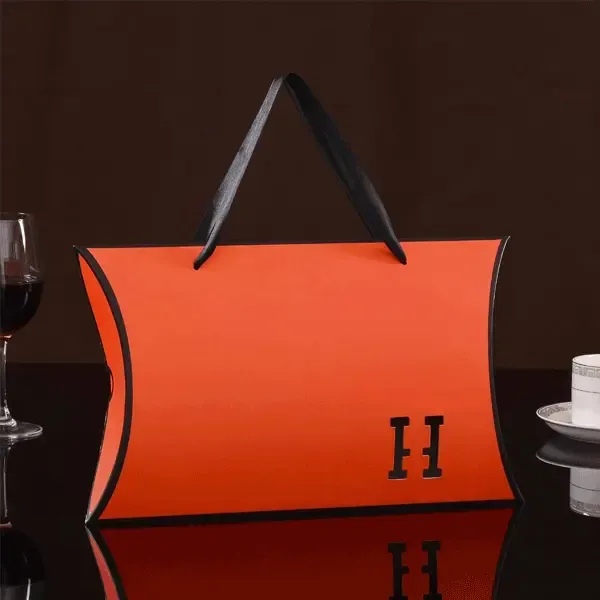 custom-handle-pillow-boxes